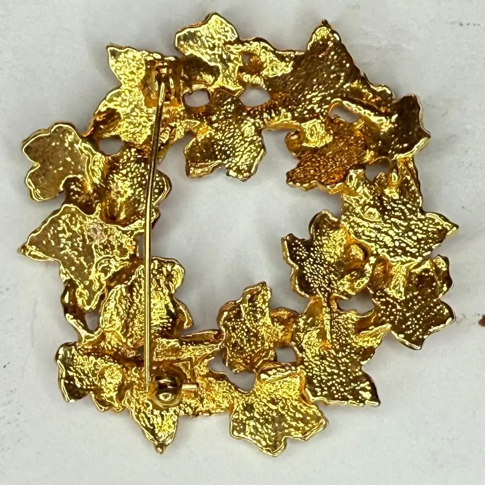 Vintage Enamel Autumn Fall LEAVES Leaf Wreath Gold Tone 3D 2